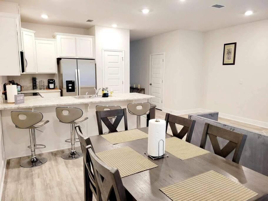 דירות Brand New House In Pensacola,Ev Connector Available מראה חיצוני תמונה
