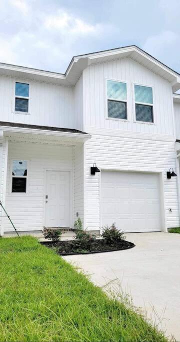 דירות Brand New House In Pensacola,Ev Connector Available מראה חיצוני תמונה